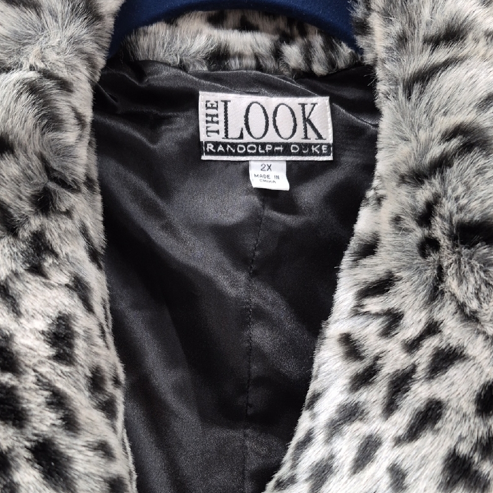 NWT Randolph Duke Black and Gray Leopard Pea Coat 2X W/belt - Picture 4 of 8